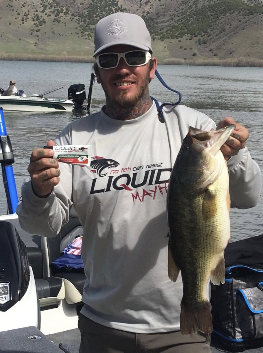LiquidMayhem_'s tweet photo. #LiquidMayhem....in the hands of champions! #NoFishCanResist #MayhemMilitia #BassFishing https://t.co/uTeZuwttdD