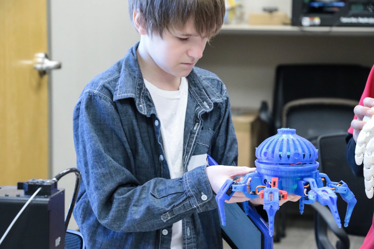 CentralRivers's tweet photo. The amount of talent and knowledge at our annual Student Technology Conference was truly amazing!  Today we had over 150 students participating in a variety of sessions including 3D printing, coding, VR gaming, eSports and more! #craeastutech #iaedchat #edtech https://t.co/4sU8H9lDgl