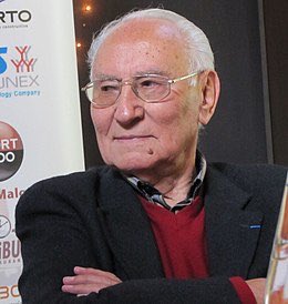 ereiscarona's tweet photo. Demain au Stade de France j’aurai une forte pensée pour mon ami Alfred Houget, ancien président du @staderennais qui a tellement sillonné l’Europe pour soutenir les 🔴⚫️ pendant tant d’années. Mais il est fatigué et ne montera pas à Paris. Lui aussi mérite de voir la coupe https://t.co/gFjMEakxmO