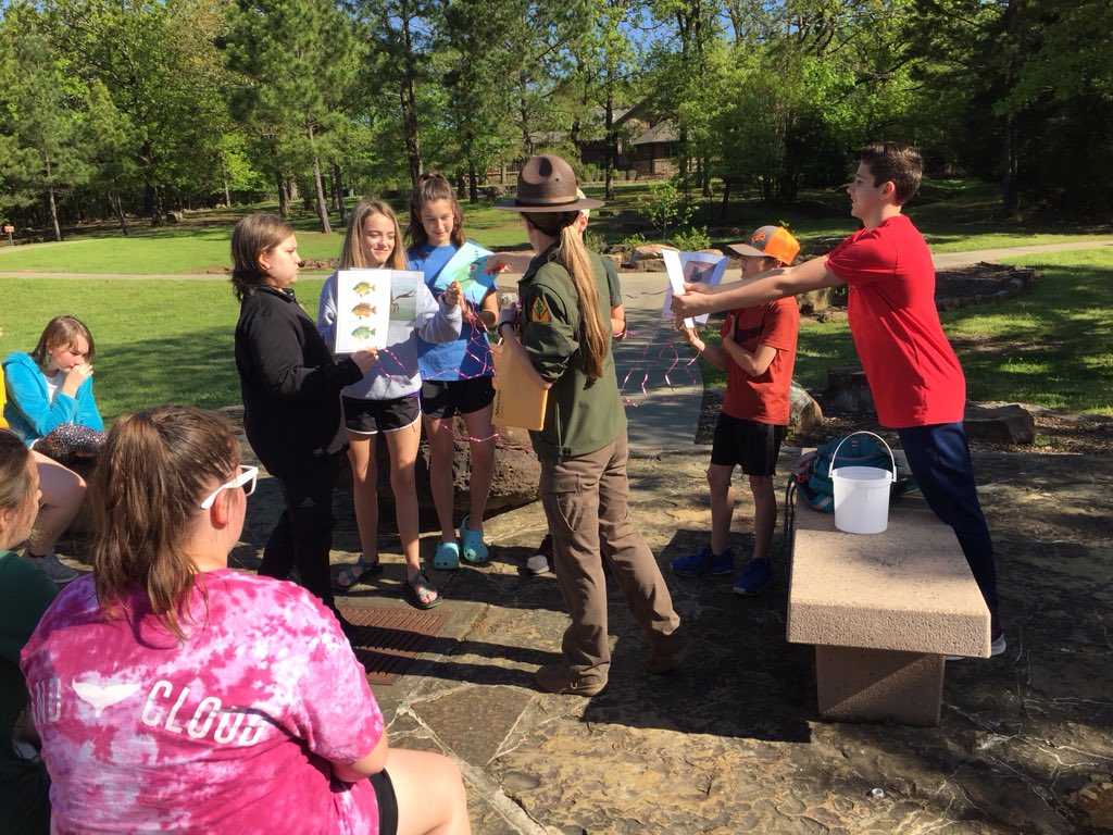 VickyLimbocker's tweet photo. AMS Science Club at Lake Ft Smith learning about aquatic ecosystems. @alma_middle https://t.co/yyJedw1ORH