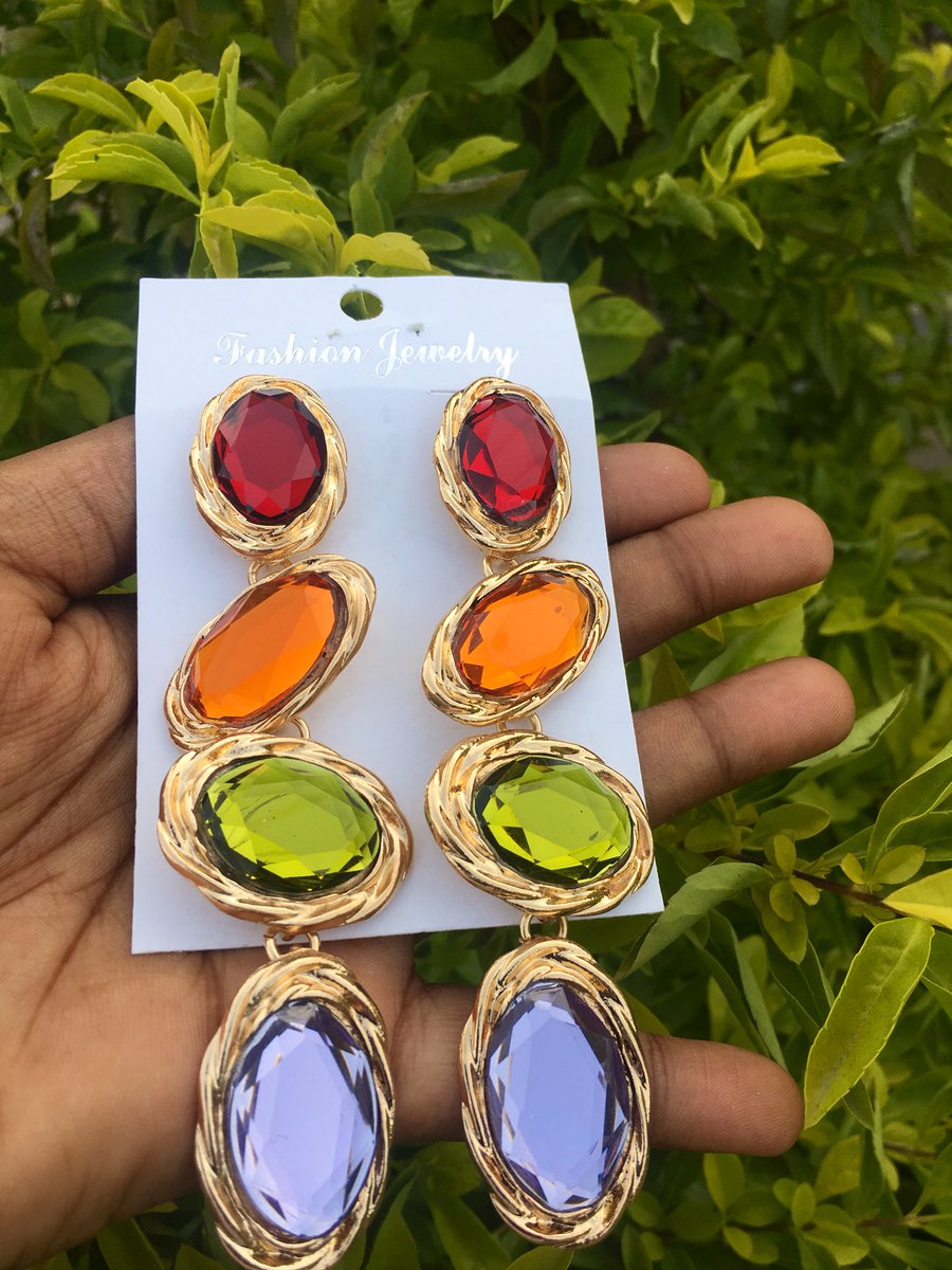 Shopping with  @dvirginias is worth every penny.You get exactly what you see!!Statement Earrings Price : 2500Delivery to your door step Please come and buy 