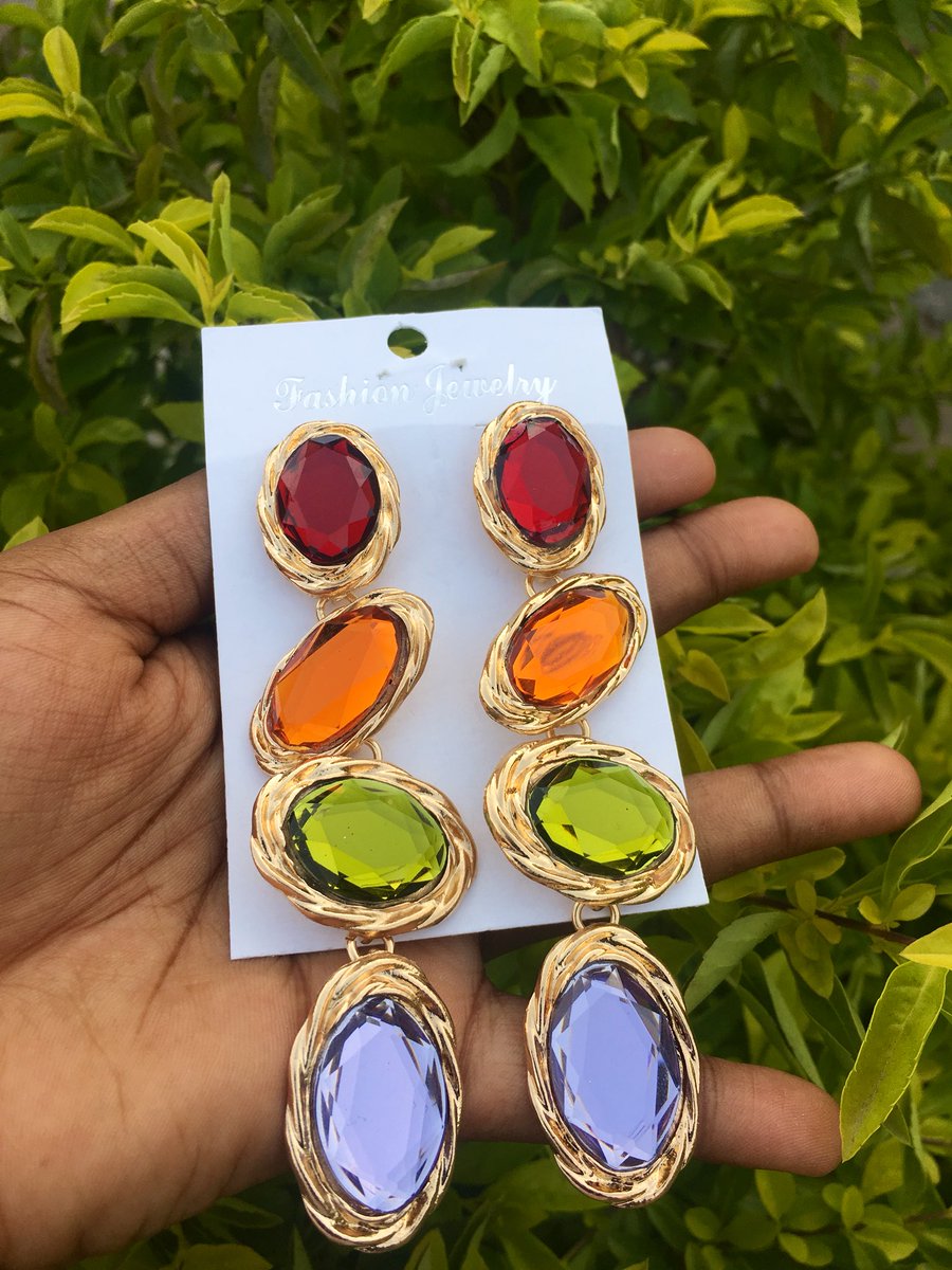 Shopping with  @dvirginias is worth every penny.You get exactly what you see!!Statement Earrings Price : 2500Delivery to your door step Please come and buy 