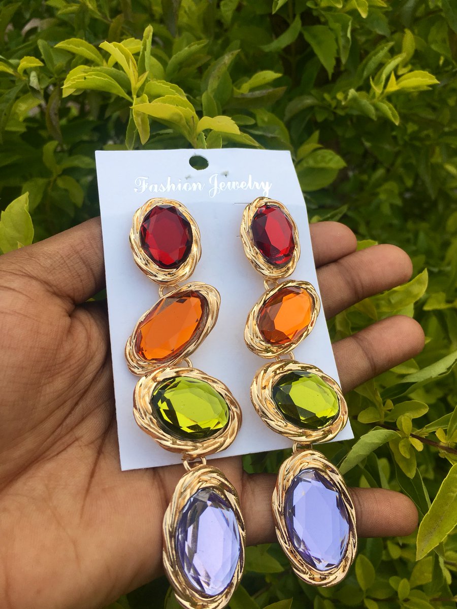 Shopping with  @dvirginias is worth every penny.You get exactly what you see!!Statement Earrings Price : 2500Delivery to your door step Please come and buy 