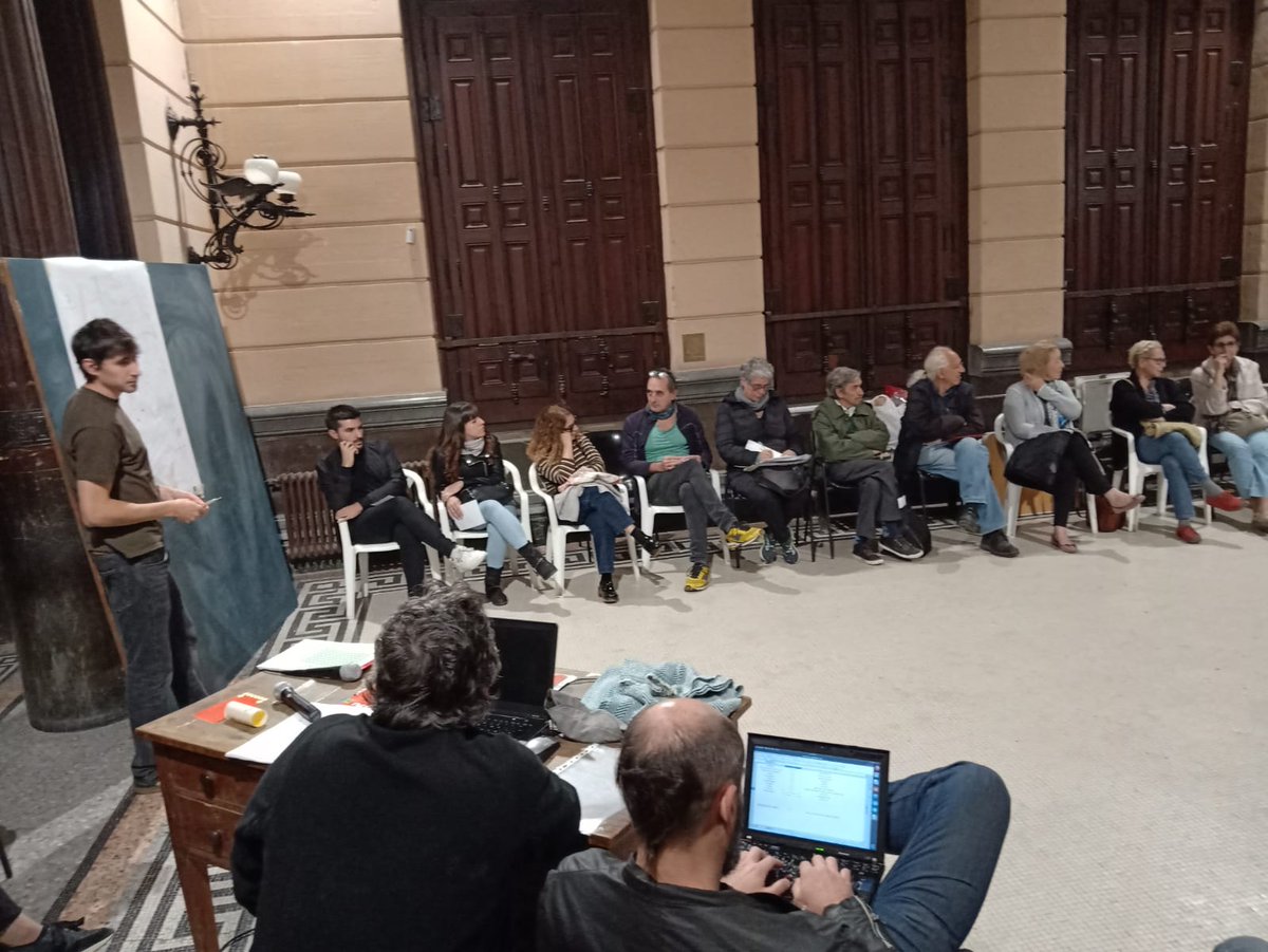 lanegretagotic's tweet photo. Molta gent, moltes propostes i moltes ganes de treballar-les col·lectivament.
El taller veïnal sobre oci nocturn i soroll al barri ha estat un èxit. Properament més info! 
@elborsipelbarri https://t.co/SwA5ssaz9N