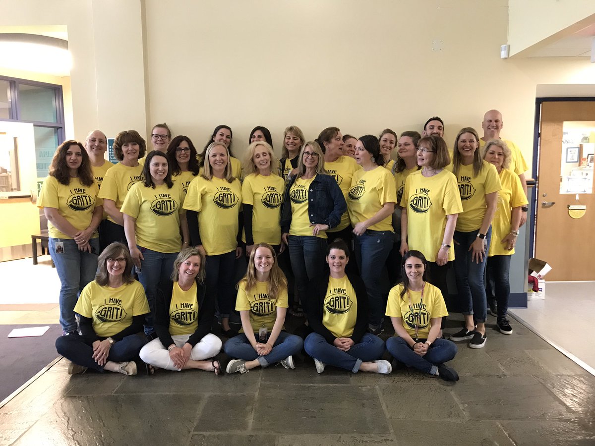 DrReadMore's tweet image. EMC&apos;s GRIT Day 2019 wearing yellow to show perseverance!#SASD_EMC #SASDPride