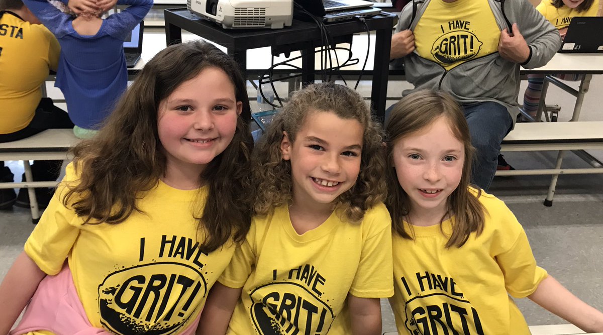 DrReadMore's tweet image. EMC&apos;s GRIT Day 2019 wearing yellow to show perseverance!#SASD_EMC #SASDPride