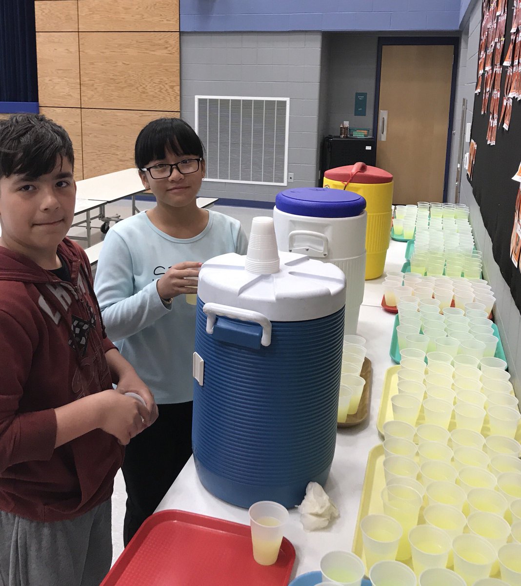 DrReadMore's tweet image. EMC&apos;s GRIT Day 2019 wearing yellow to show perseverance!#SASD_EMC #SASDPride