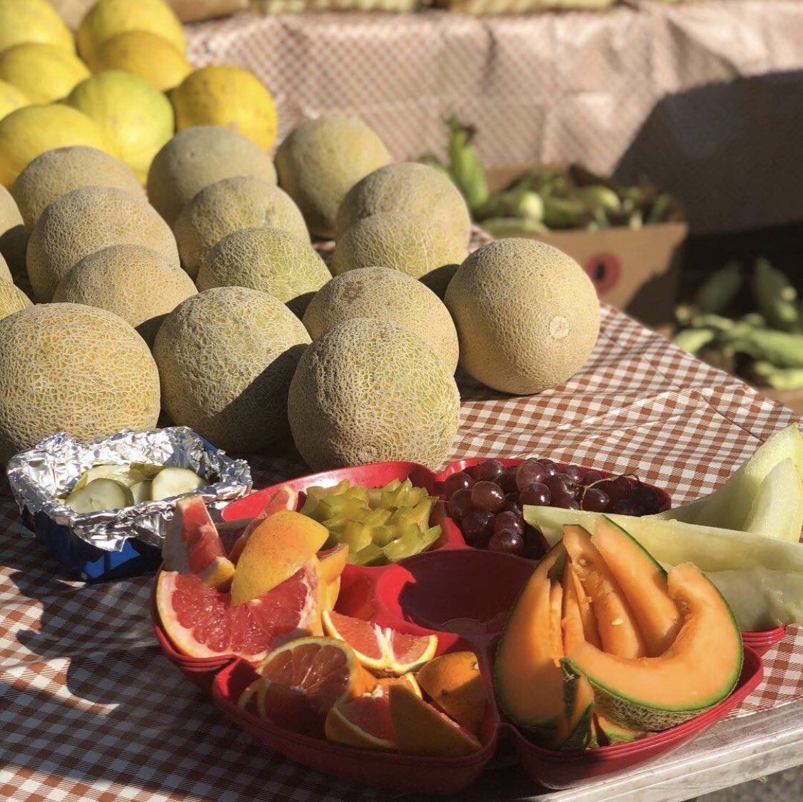 ParramoreMarket's tweet photo. The weekend has finally arrived! 🎉 Pass by tomorrow from 10 a.m. to 2 p.m. for fresh produce. 🥕🍎 https://t.co/gywdljGM1k