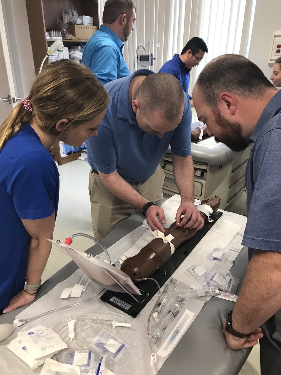 NICER_Lab's tweet image. More pictures from the @isuathltraining #DATweekend skill lab on IV therapy. #ElevATe
