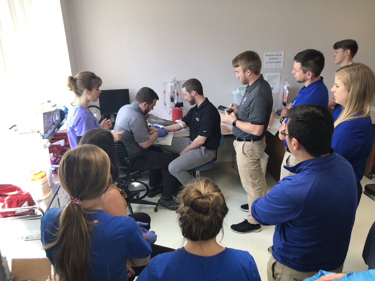 NICER_Lab's tweet image. More pictures from the @isuathltraining #DATweekend skill lab on IV therapy. #ElevATe