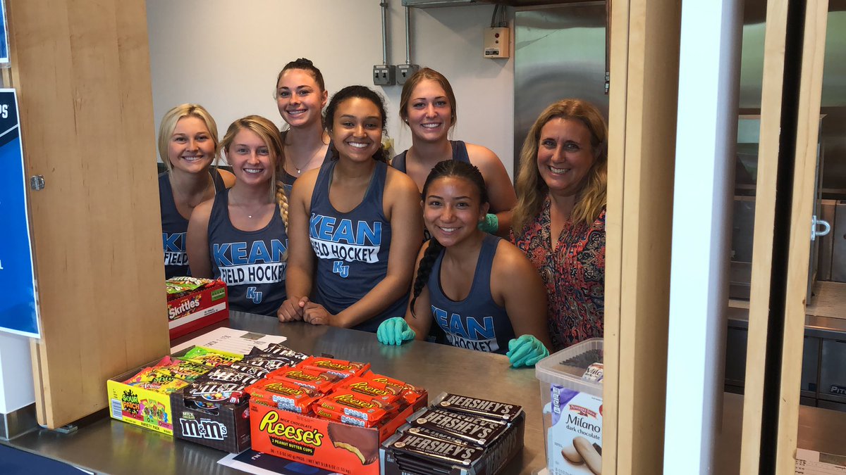 Concessions will be open durning both matches today! Come get your food and drinks now! #d3vb