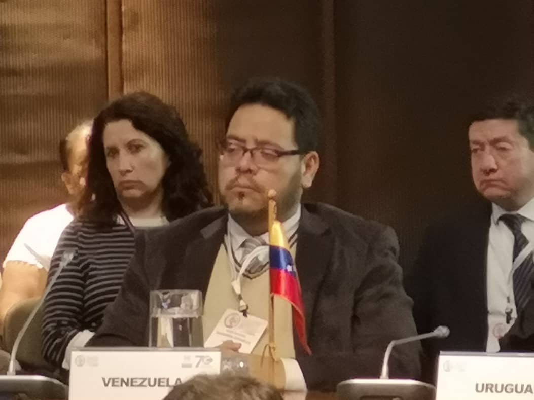 R_Malmierca's tweet photo. En #CEPAL #Peru y otros del llamado grupo Lima pretendieron cuestionar presencia #Venezuela. Desde presidencia #Cuba aclaró que credenciales válidadas por Asamblea General #NNUU son las de gobierno legítimo de @NicolasMaduro. Perú se fue abucheado y Venezuela fue aplaudida. https://t.co/ejstV0DgKX