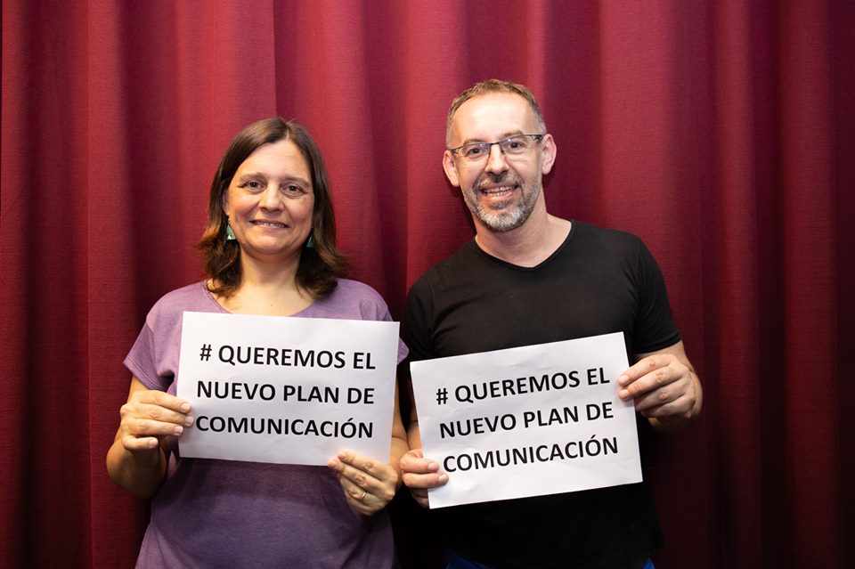 En @Pagina12,  <a href="/DiegodeCharras/">Diego de Charras</a> plantea la situación del Plan de Estudios de la Carrera de Ciencias de la Comunicación de <a href="/ubasociales/">UBA Sociales | #FSOC #UBA</a> que espera aprobación en el Consejo Superior de <a href="/UBARectorado/">Universidad de Buenos Aires</a> <a href="/UBAonline/">UBAonline</a> desde hace casi dos años. 👉bit.ly/2W9TJnh 
#QueremosElNuevoPlan