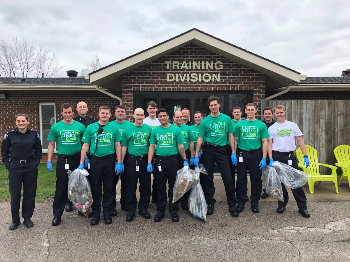 LdnOntFire's tweet photo. The weather didn’t stop us from joining in the cleanup fun today. Great teamwork, all! #20minmakeover #519cleangreen #trashtag @CityofLdnOnt #ldnont #lfdont  more photos on our Facebook page https://t.co/3WNHkFqF2K https://t.co/t7AF56lItF