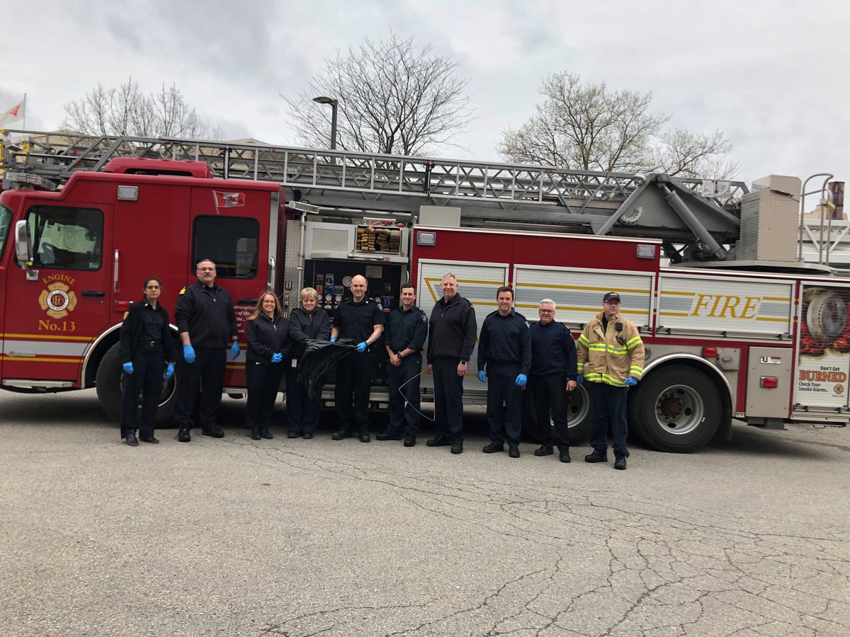 LdnOntFire's tweet photo. The weather didn’t stop us from joining in the cleanup fun today. Great teamwork, all! #20minmakeover #519cleangreen #trashtag @CityofLdnOnt #ldnont #lfdont  more photos on our Facebook page https://t.co/3WNHkFqF2K https://t.co/t7AF56lItF