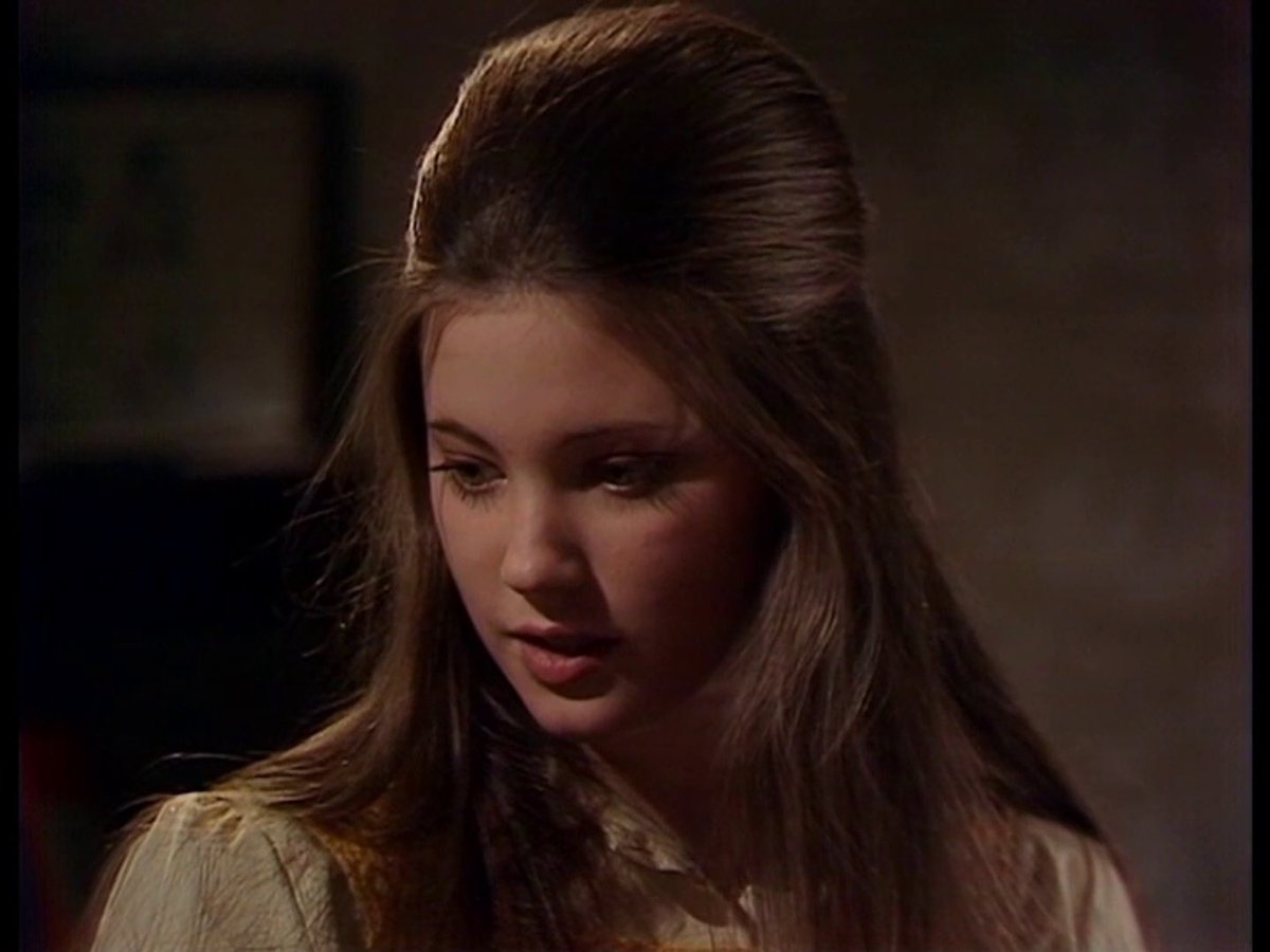 LynneFrederick's tweet photo. #LynneFrederick on an episode of #SoftlySoftlyTaskForce #EnglishRose #LynneFrederickFanPage #LynneTheEnglishRose #films #cinema #beautiful #1970s #british #britishfilm #actress #beauty #beautifulwoman #movie #actress #britishcinema #beautifulsmile #britishculture #rainbowtop https://t.co/agBoIyEu39
