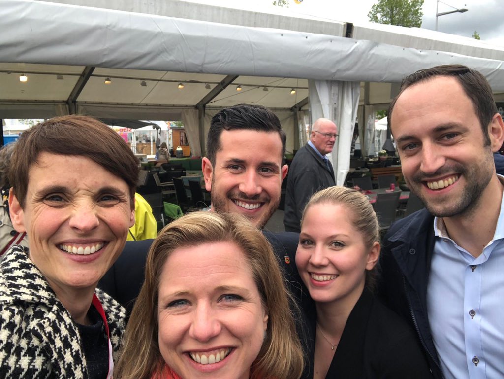 EvardAmelie's tweet photo. Toller Eröffnungstag an der #beabern! https://t.co/plg3LD7Mhu