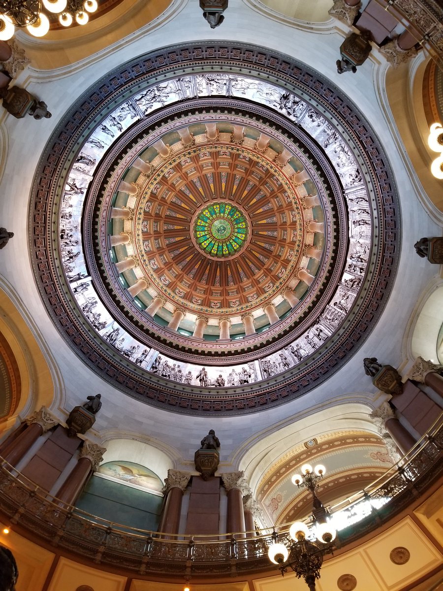 TUrbanski81's tweet image. Touring the State Capitol Building #SpringfieldTrip #ChannahonPride