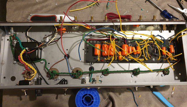 EffectsHello's tweet photo. I've been wanting to build an amplifier for as long as I can remember and what have I made? A bloody mess ha ha
#brownface #deluxe #amp #amplifier #handwired #orangedrop #cap #point https://t.co/uB2dIUgkuv