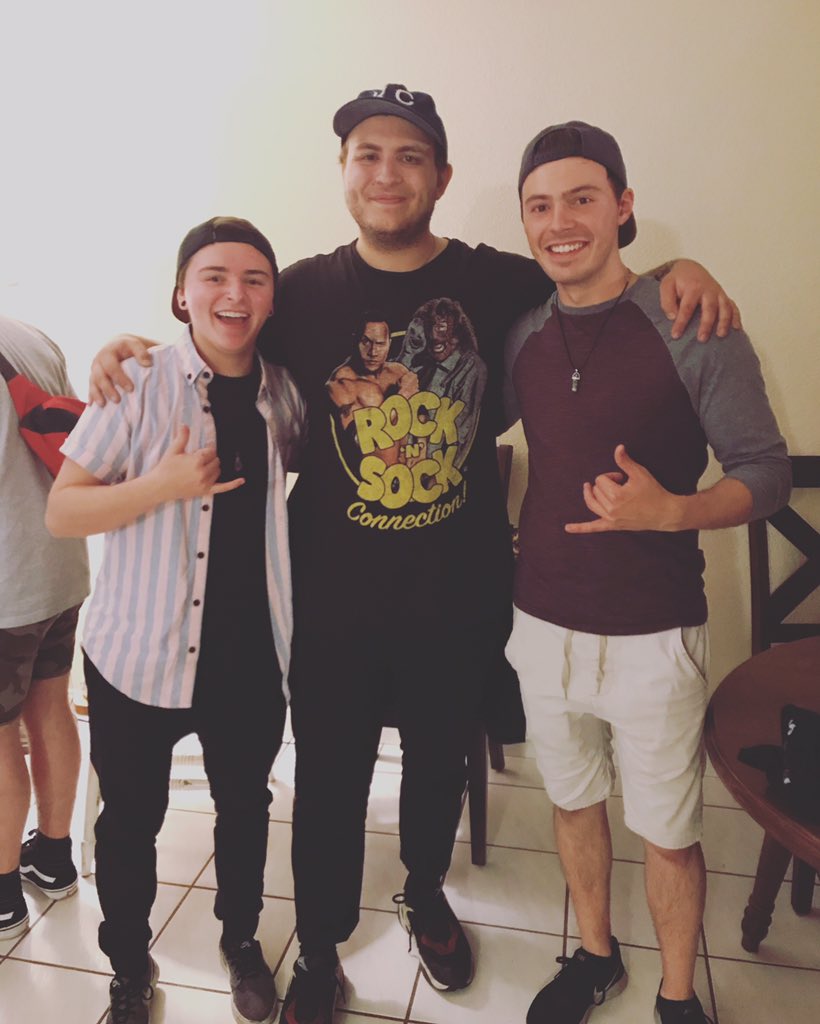 <a href="/MeadowslaneLV/">Meadows Lane</a> got to play a show with <a href="/Chasehuglin/">Chase</a> last night and we had a blast 🙌🏼🎉