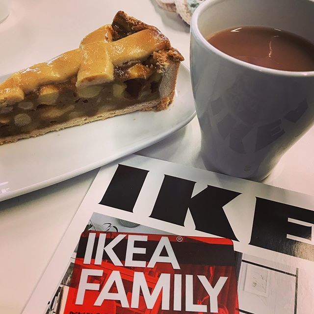 PennyBlogs's tweet photo. This is how I spent my rock n roll Friday afternoon. Making the most of the free hot drinks if you have an Ikea Family card. The evening gets even more exciting. Building what we bought! #winning #ikea #ikeafamily @ikeauk #tea #applecake #flatpackfun #ro… https://t.co/qUqKQWpqRp https://t.co/kszsDqTeja