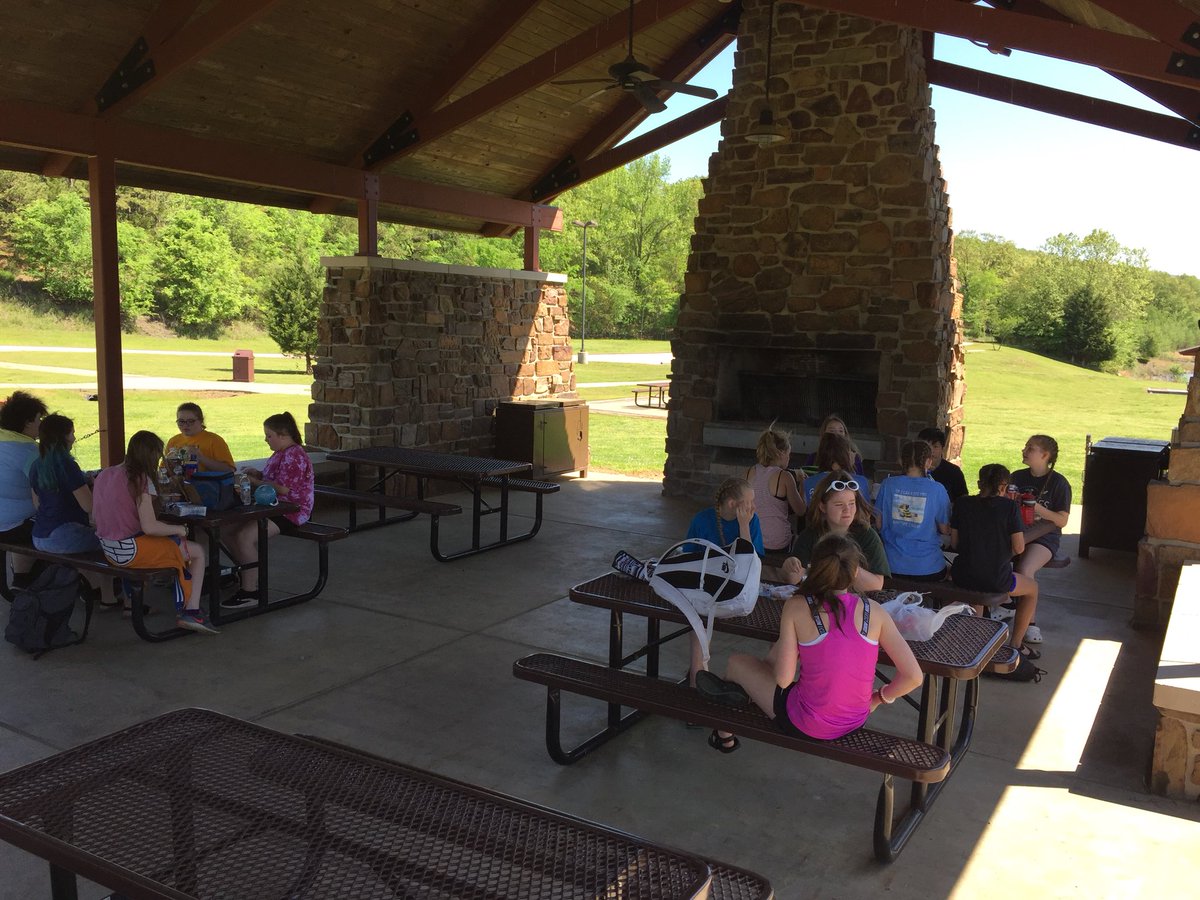 VickyLimbocker's tweet photo. AMS Science Club - picnic lunch after our morning activities 
@alma_middle https://t.co/xkzX1JvhrR