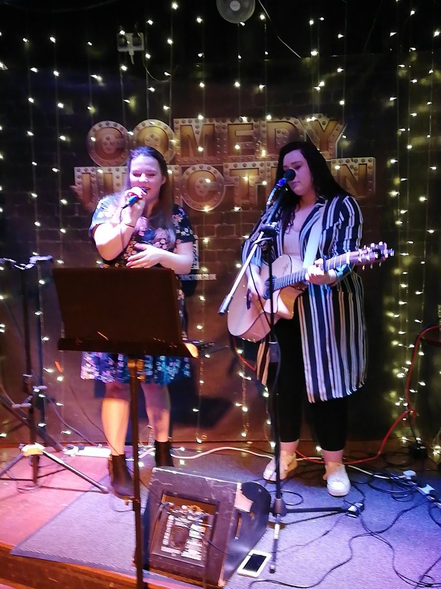 StationLovesU's tweet photo. Come and see the ladies in the Signal Box sessions tonight #livemusic #freemusic #TSLY https://t.co/kUTPteV8Ge