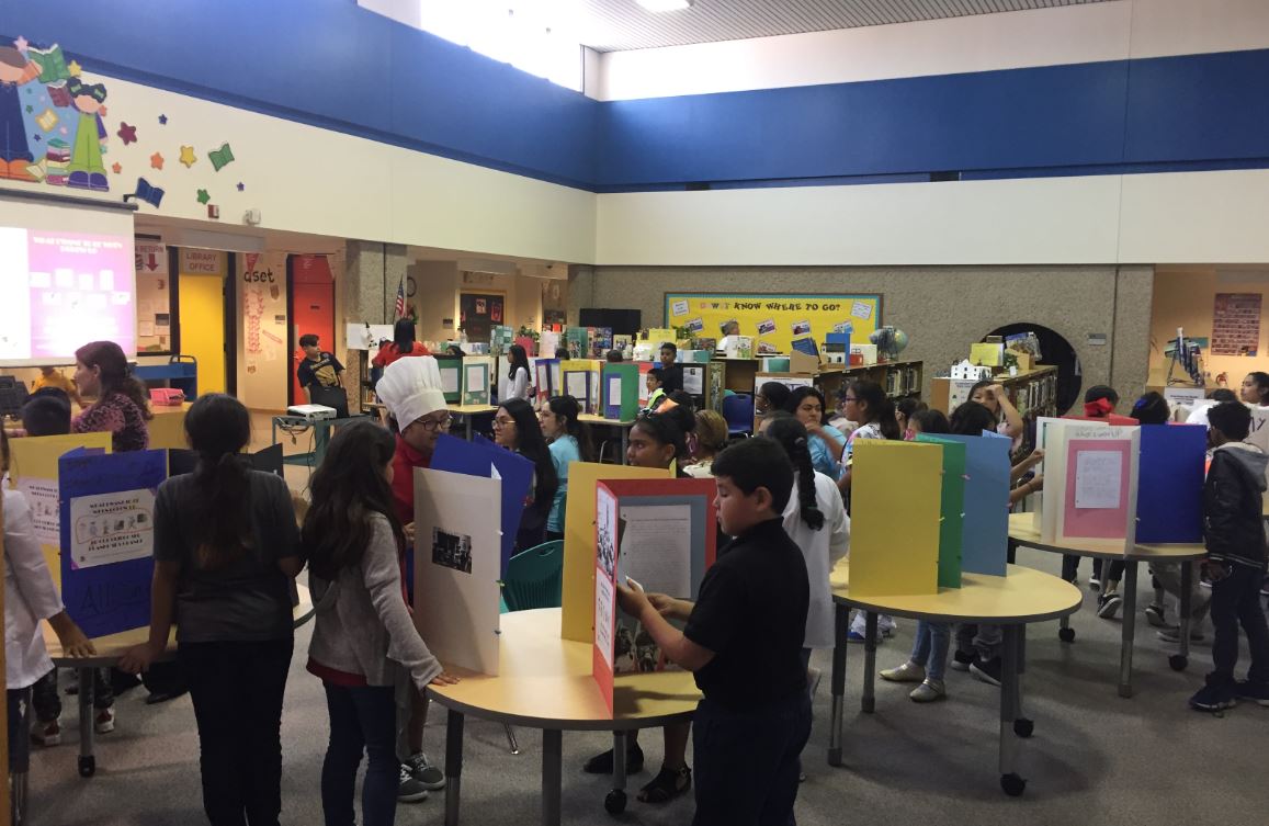 LiestmanLib's tweet image. At LiestmanES we enjoy our #FlexibleLibrary, and we love our #LibraryTransformation because we could move tables and chairs easy and quick. We did it for the Dual-Bilingual showcase at the Library. @Alief_Libraries
