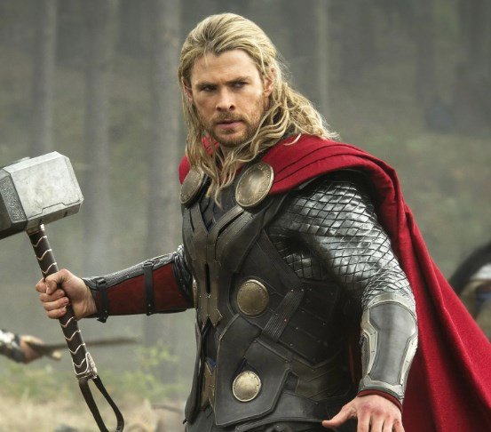 Barbearia VIP Kobrasol - Thor trocou o cabelo longo para um cabelo curto em Thor Ragnarok (2017). O corte ainda é tendência e você pode pedir para um de nossos barbeiros! Não
