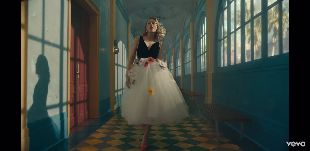 KimberSwells's tweet image. Greatest video ever

 #MEMusicVideo #TaylorSwiftIsBack #TaylorSwift @taylorswift13