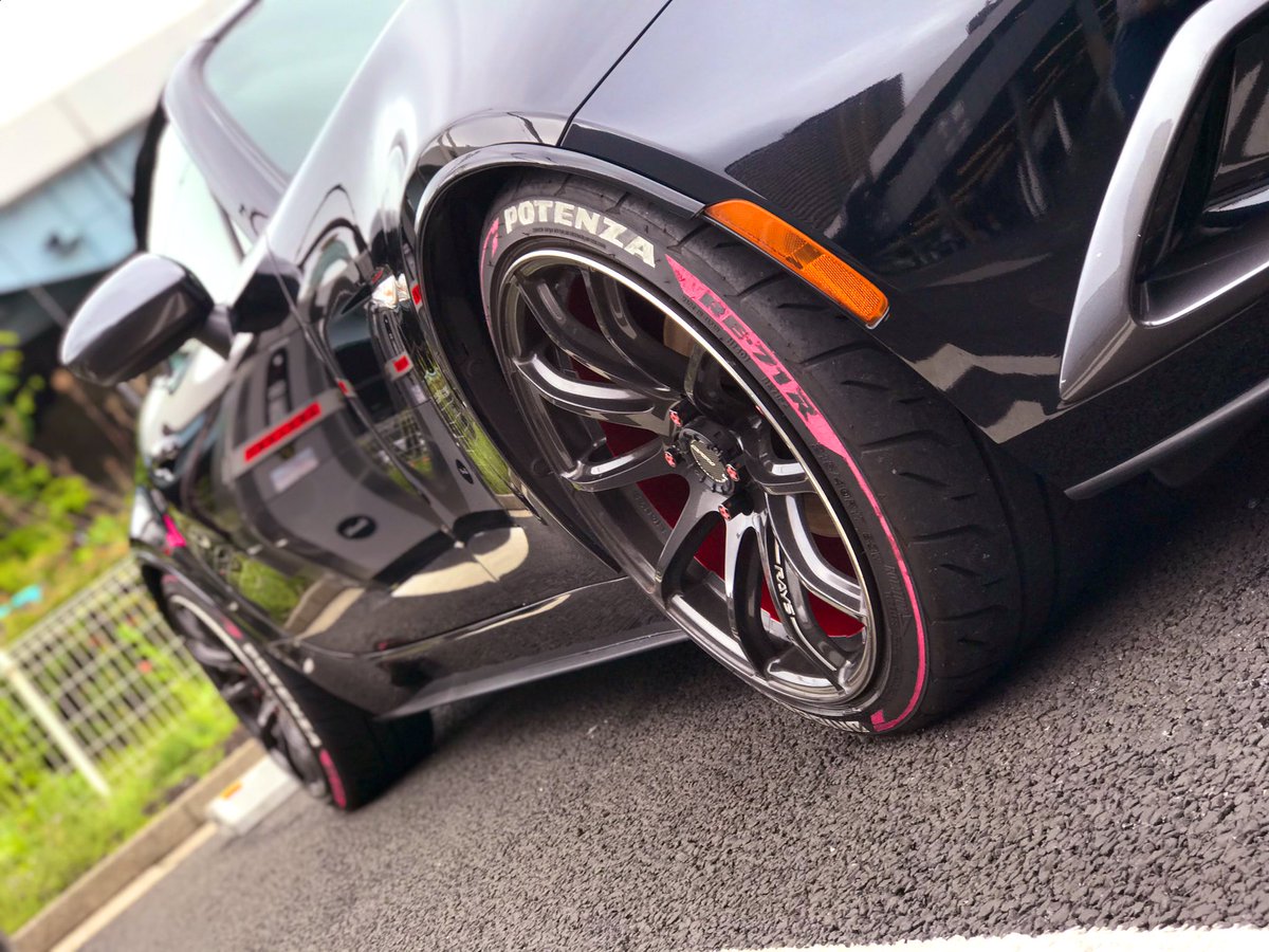 keikoster_na6ce's tweet photo. さぁーて、洗車後恒例ふぇちふぇち写真でございまーす∠(　˙-˙ )／
バーシルのルーホイも良かったけど、やっぱり57transcendどちゃクソカッコイイ｡ﾟ( ﾟஇωஇﾟ)ﾟ｡
でもよく見ると鉄粉取り切れてないのでよく見ないで下さい(´◉◞౪◟◉)
あと枯れ草もついてるけど()
#57transcend 
#ロードスター https://t.co/G2g1H0eRnM