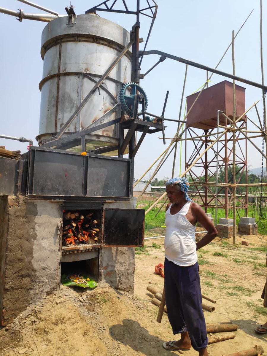 Installation of aromatic plant distillation unit at Tamhalong village, Khetri, Assam under CSIR's Aroma mission on 25.04.19, CSIR's commitment to rural farmers for high economic returns @CSIR_IND @IndiaDST @CSIR_NEIST @PMOIndia @PrinSciAdvGoI @MoRD_GOI