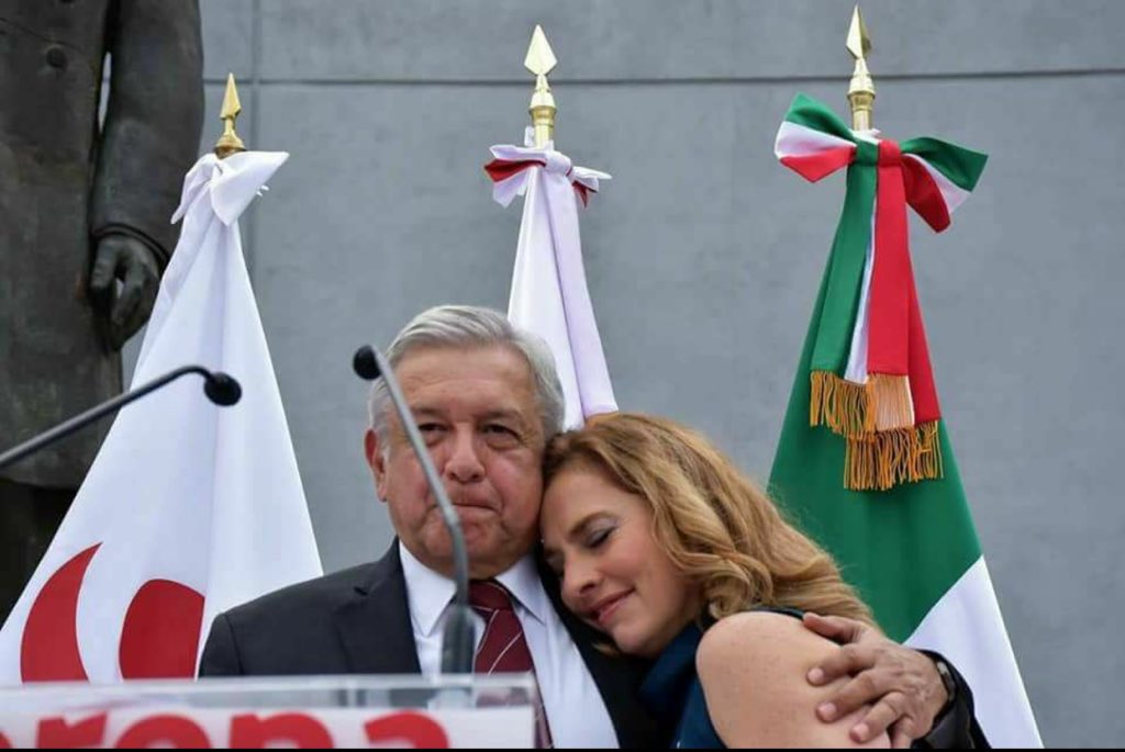 liderfiscal's tweet photo. #BuenViernes
Recordemos a #MarkTuain "Ninguna palabra fue tan efectiva como una pausa correctamente sincronizada"๐๏ธ๐๏ธ๐๏ธ๐๏ธ
#ConAMLOPorLaPaz๐๏ธ๐๏ธ https://t.co/0otlRkqUzv