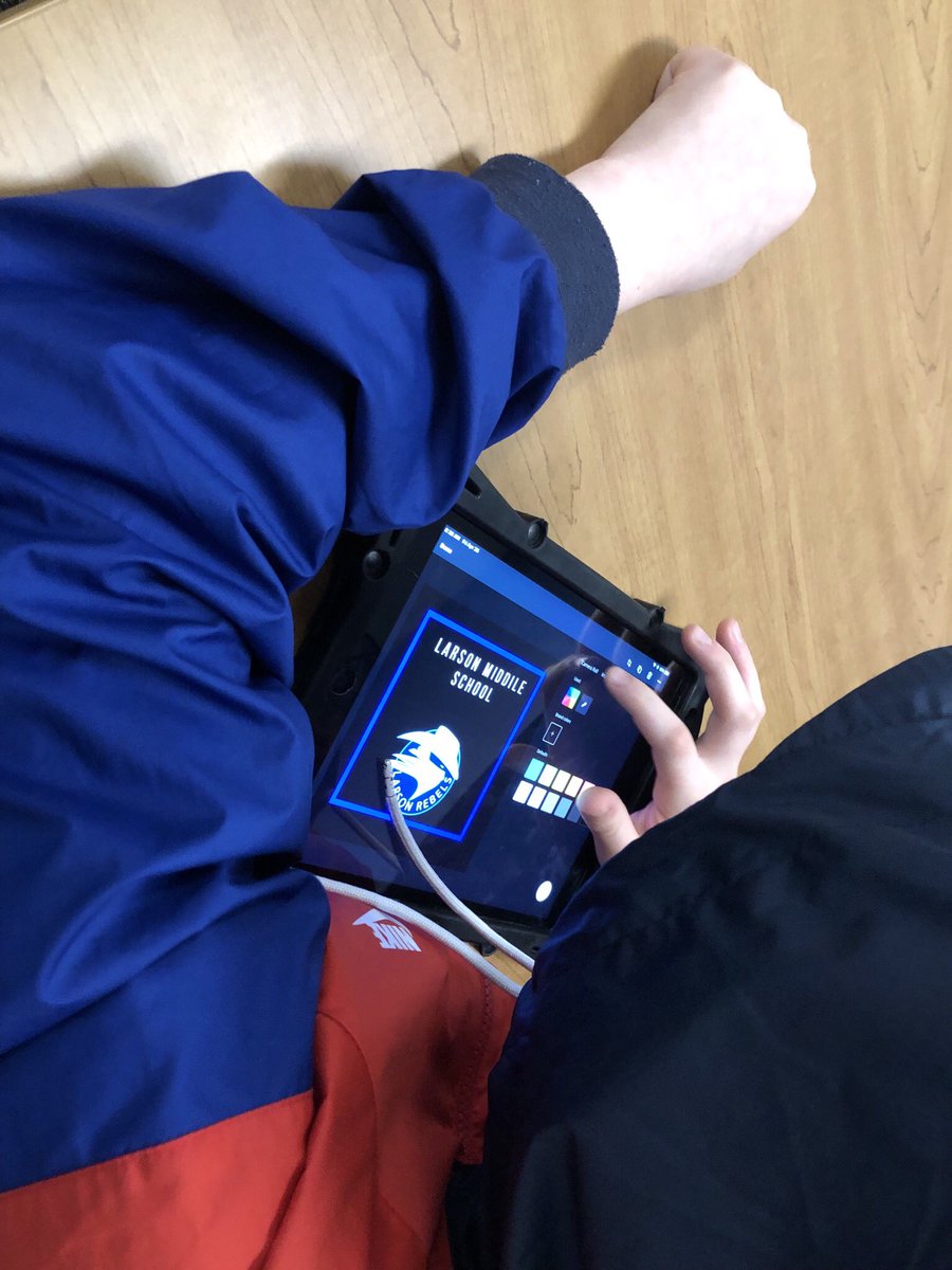 charlestull's tweet photo. @LarsonMS Digital Apps. Ss connecting & exploring @canva as they create, design, and produce digital flyers & invitations for our upcoming Celebration of Learning event 5/23 #LarsonCOL @tpteach @SDziwanowski https://t.co/uUtn8ScFjH