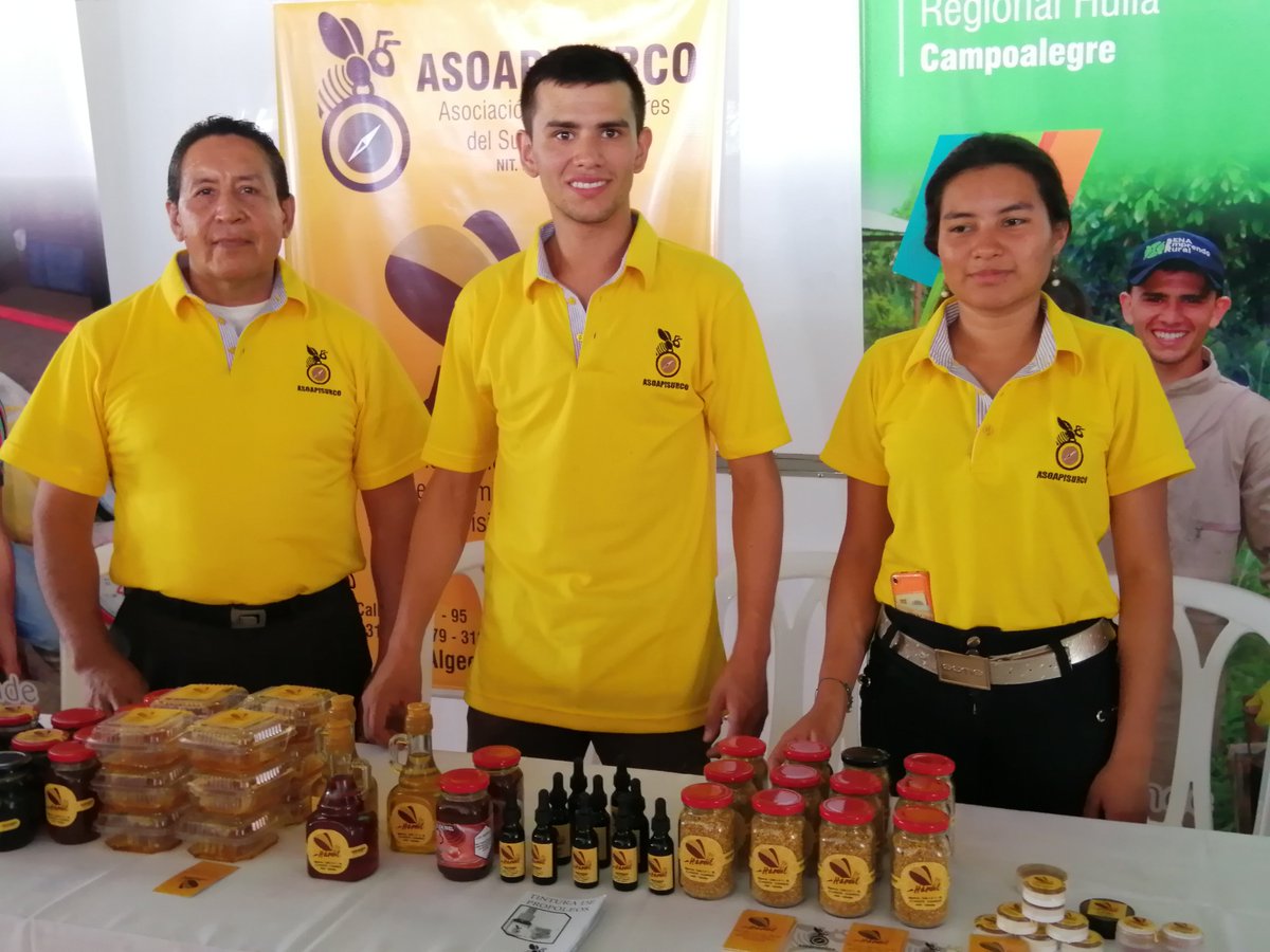 lopezferney's tweet photo. Ya estamos listos para ExpoagroHuila 2019, 26, 27 y 28 de abril, son 5 unidades productivas del Programa #SENAEmprendeRural #Huila en el evento ferial más grande del departamento del sur de Colombia; innovación, agronegocios y emprendimientos rurales.
@CEFAcomunica @SENACOMUNICA https://t.co/HBmydXgKd7