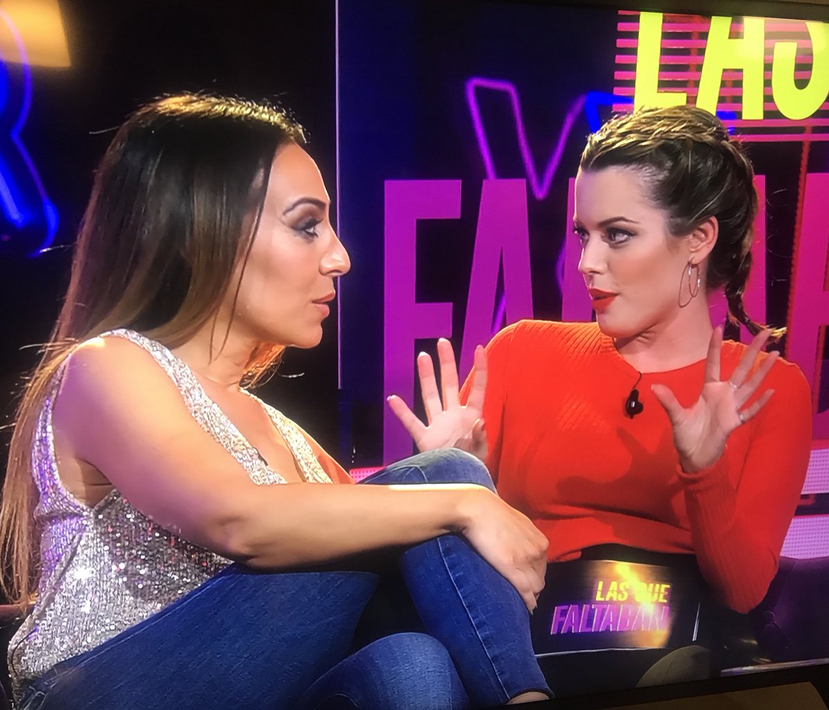 GinTonicGirl7's tweet photo. Lo siento por @LateMotivCero, pero @lasquefaltaban0 es mi nuevo programa favorito 😍😍 https://t.co/qff9pNE8mB