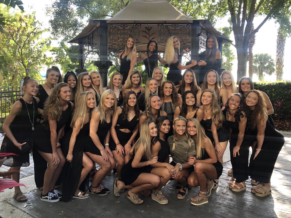 Peach_Rays's tweet photo. Pretty Peaches ready for dinner 💕🍑 https://t.co/mGeLci31ft