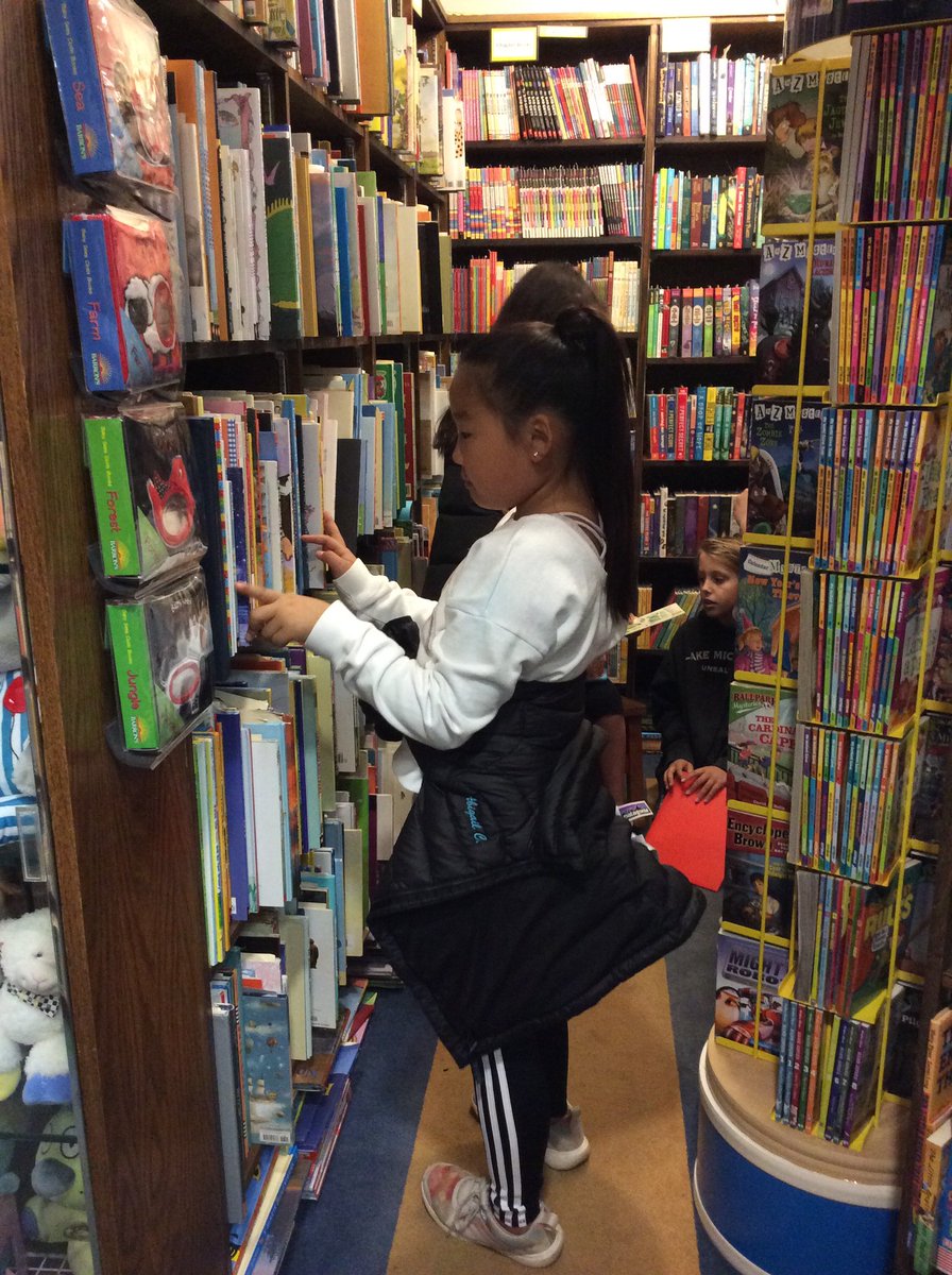 Westmoorlibrary's tweet image. After hours of surveying Ss &amp;amp;Ts, analyzing data, &amp;amp; determining budget, @WestmoorD28 #libraryadvisorycommittee took a trip to @BookBinNBK &amp;amp; purchased bks for our library! Books were read, reviews were considered &amp;amp; Ss took ownership of our collection! #innovate28 #authenticlearning