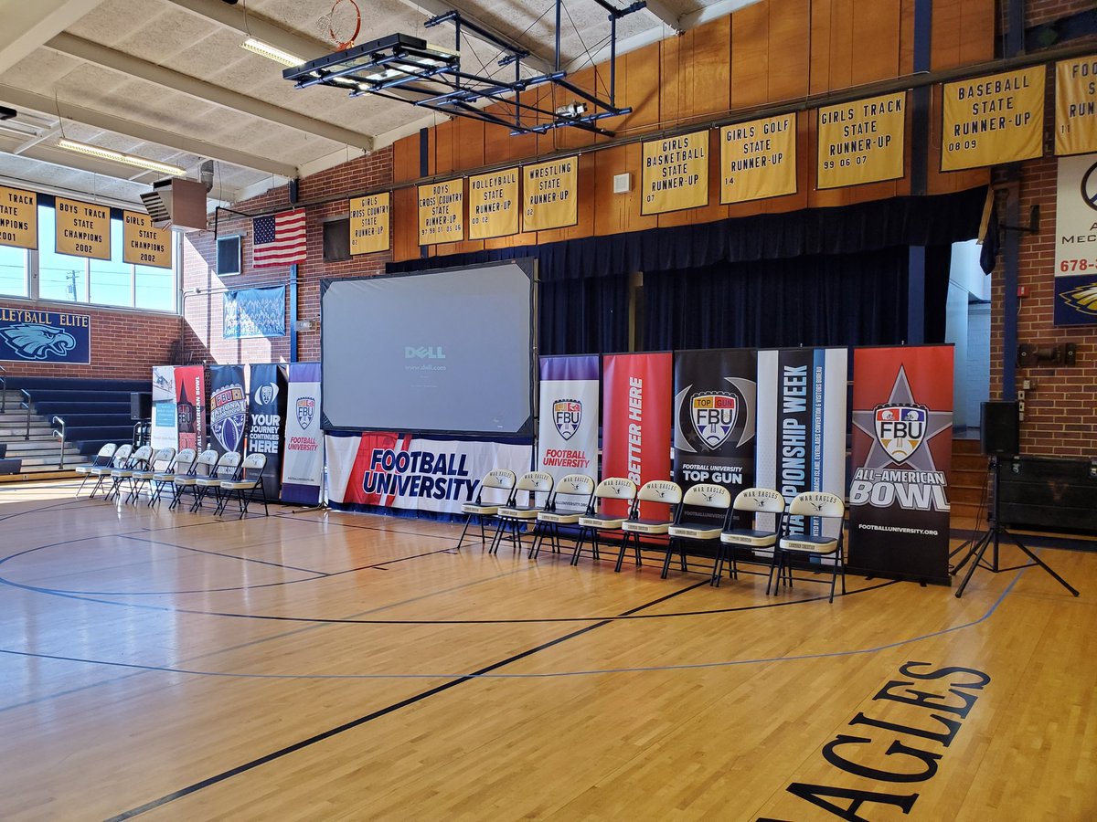 ErikRichardsUSA's tweet photo. Twas the night before and all through the house 
@fbuniversity12 
#fbuatl https://t.co/PXpMhhLcrd