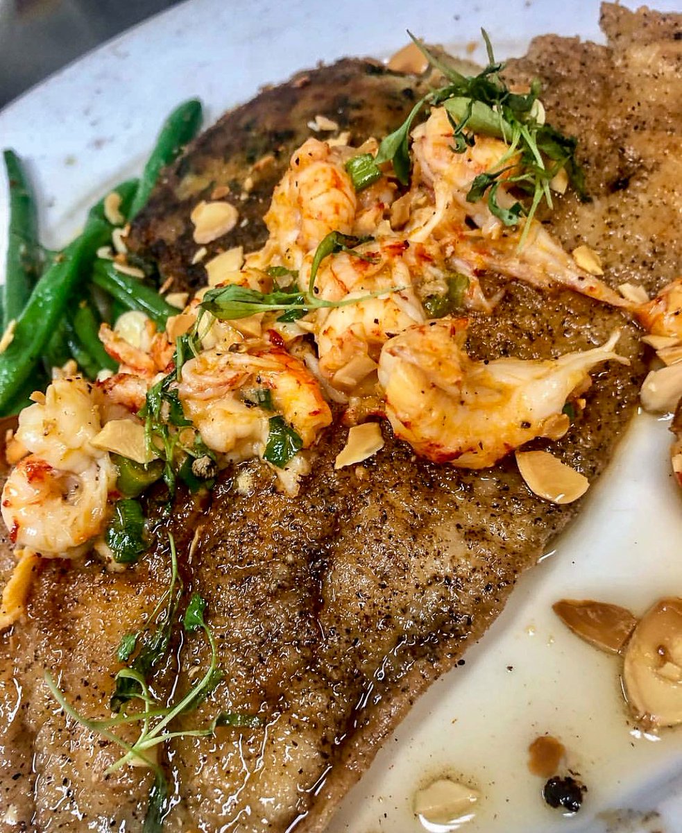 Pretty please with some crawfish on top? 😍
📷 IG: @mikel_albagdadi