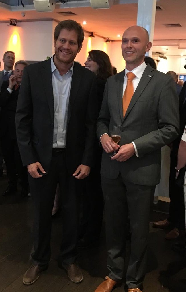 ada_pba's tweet photo. 🤝 El embajador holandés @NieuwenkampRoel anunció la implementación del #BlueDeal en nuestro país, un programa que financiará el proyecto de gobernanza del agua en la cuenca hídrica que se extiende entre #Tandil y #GeneralLavalle por los próximos 4 años 🇦🇷 🇳🇱 @BAProvincia https://t.co/imwwfH1gGo