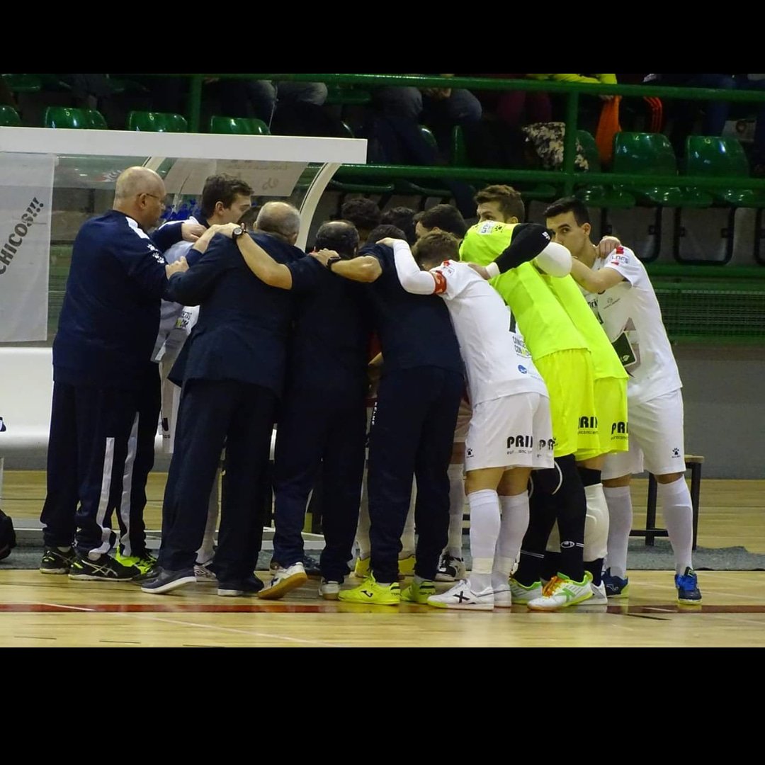 Nadie dijo que fuera facil, pero solo juntos y unidos lo conseguiremos
#vamoschavalitros
#SiSePuede
#SegoviaEsDePrimera 
#👌⚽️