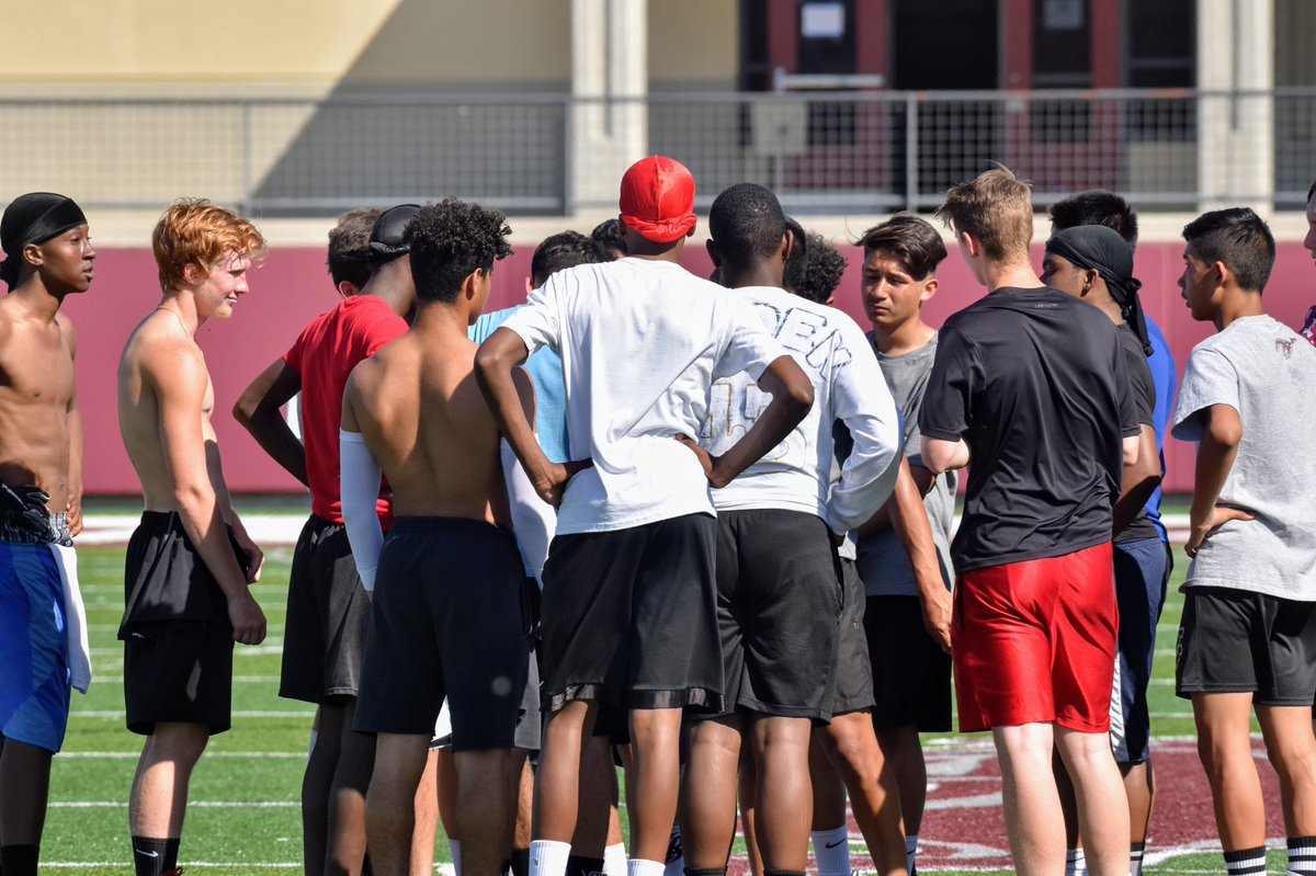 WVMFootball's tweet photo. Rolling Deep #Family https://t.co/h92fb4BsNq