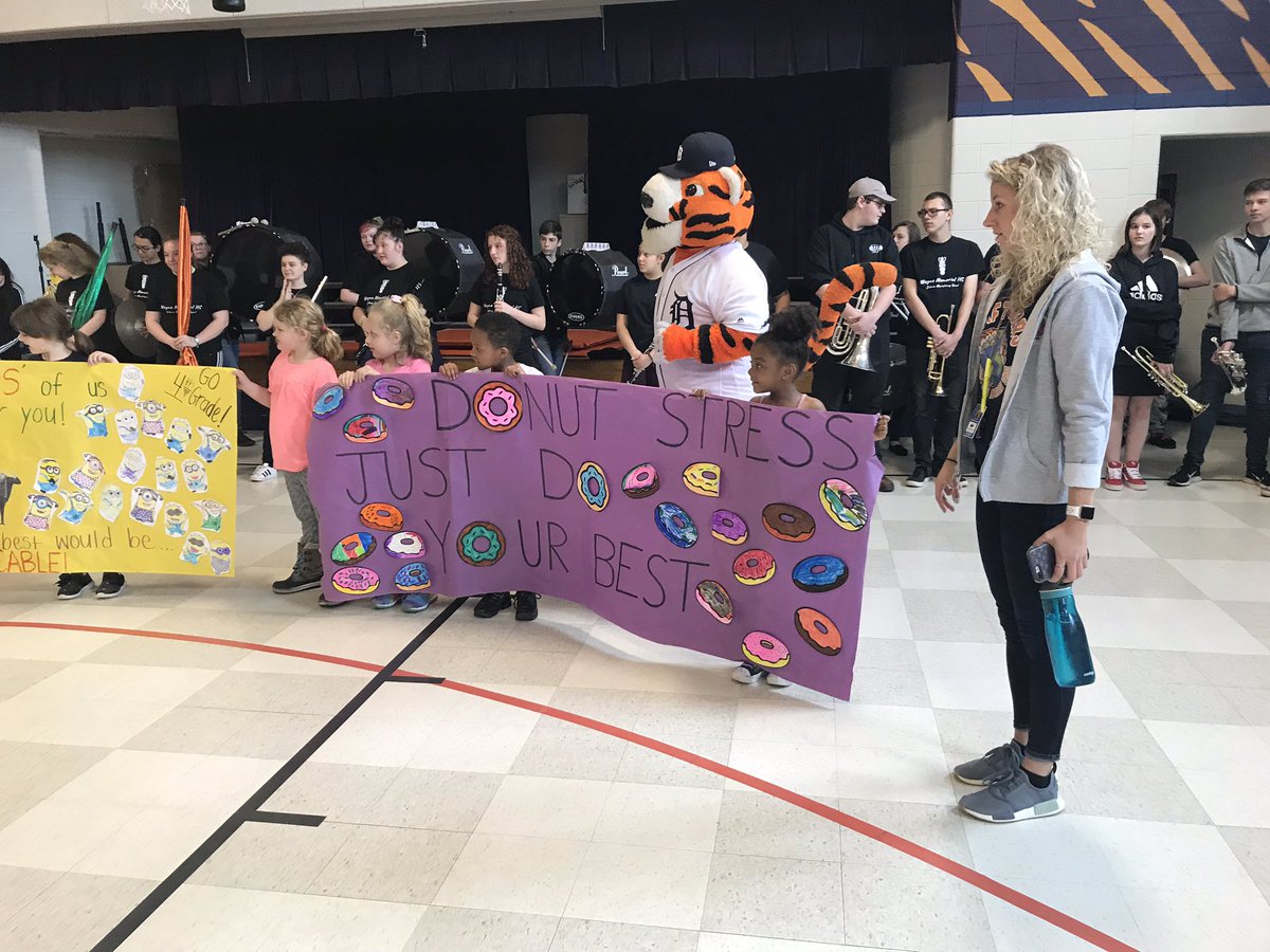 TaftGalloway's tweet photo. @PAWSDetroit came to cheer on our 3rd and 4th grade students for the MStep test!  Our K-2 students made banners to show their support!!  #ourschoolrocks @WWCSD @wmzebras https://t.co/waCBk8hMIm