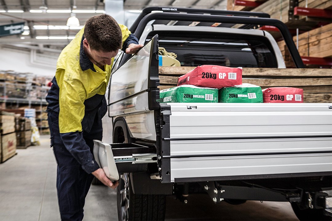 ComtrukSUB's tweet photo. The Sport Utility Bed's storage drawers fit seamlessly into the SUB's design and let you secure your valuable items with confidence. Just another example of how the SUB can help make work, less work. #oppositelock #tleng #sportutilitybed #SUB #ute #worktruck #fleet #fleets19 https://t.co/1SHhEWVYss