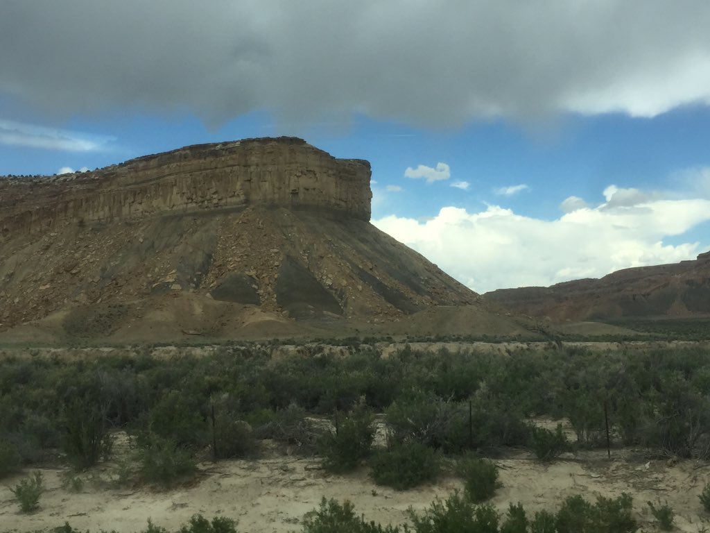 KayKeeStudio's tweet image. @LoriLFoster some of my office views today #truckerlife #truckerviews #pretty #photograghy