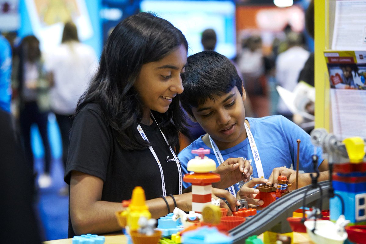 While adults can be powerful role models for kids, peers often exert even greater influence. bit.ly/2GxvoCF #PD #DigCit