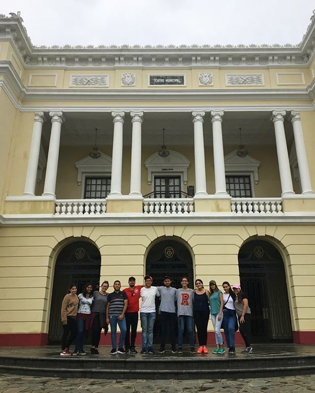 VidaUNITEC's tweet photo. ¡Estamos de vuelta, y no pudimos haber concluido un trimestre de una mejor manera! 😱 .

El día de hoy estuvimos compartiendo una visita al casco histórico de la hermosa ciudad de Valencia junto a nuestros nuevos amigos de @masvalencia, que se dedican… https://t.co/QdRkj22IFN https://t.co/upt49rk9zo