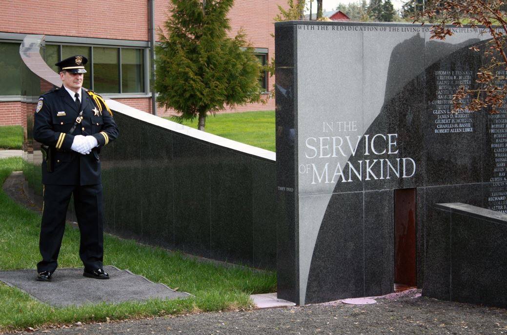 HighlandGuard's tweet image. We will help honor 187 fallen law enforcement officers, and the families they left behind, during an hour-long memorial ceremony on Tuesday, May 7, 2019 at 1 PM.  It will be outdoors at the state memorial: Oregon Public Safety Academy, 4190 Aumsville Highway SE, in Salem.