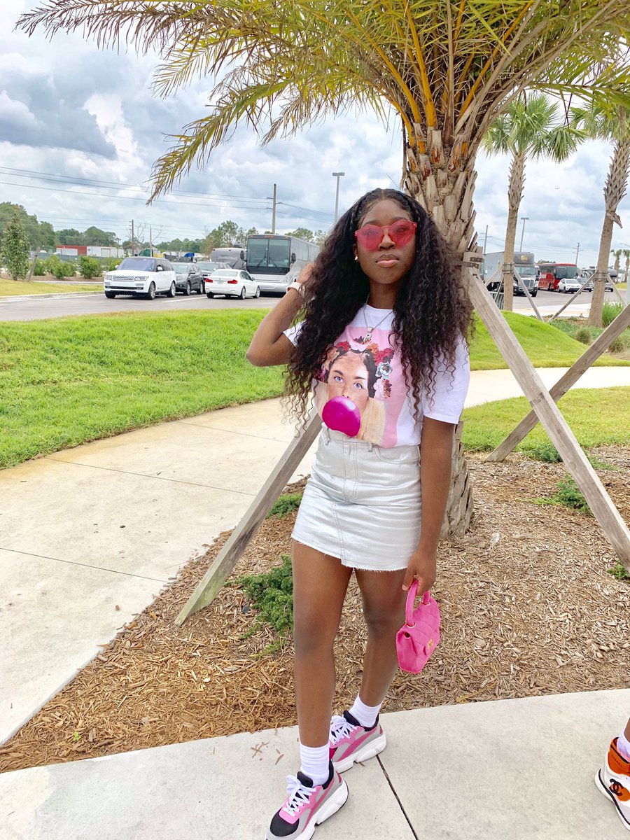 therealpariss's tweet image. Barbiana 💕 #gradbash2k19